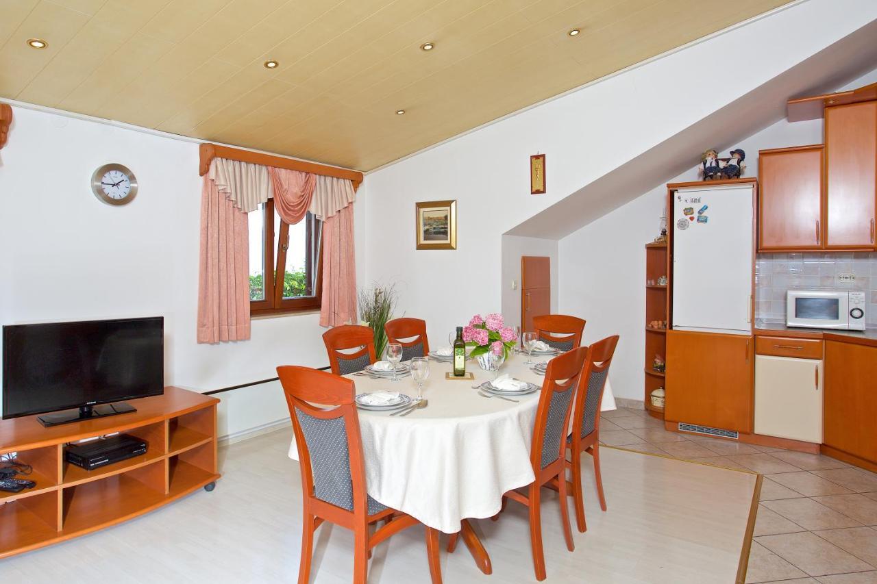 Apartments Vinka Jelsa  Εξωτερικό φωτογραφία