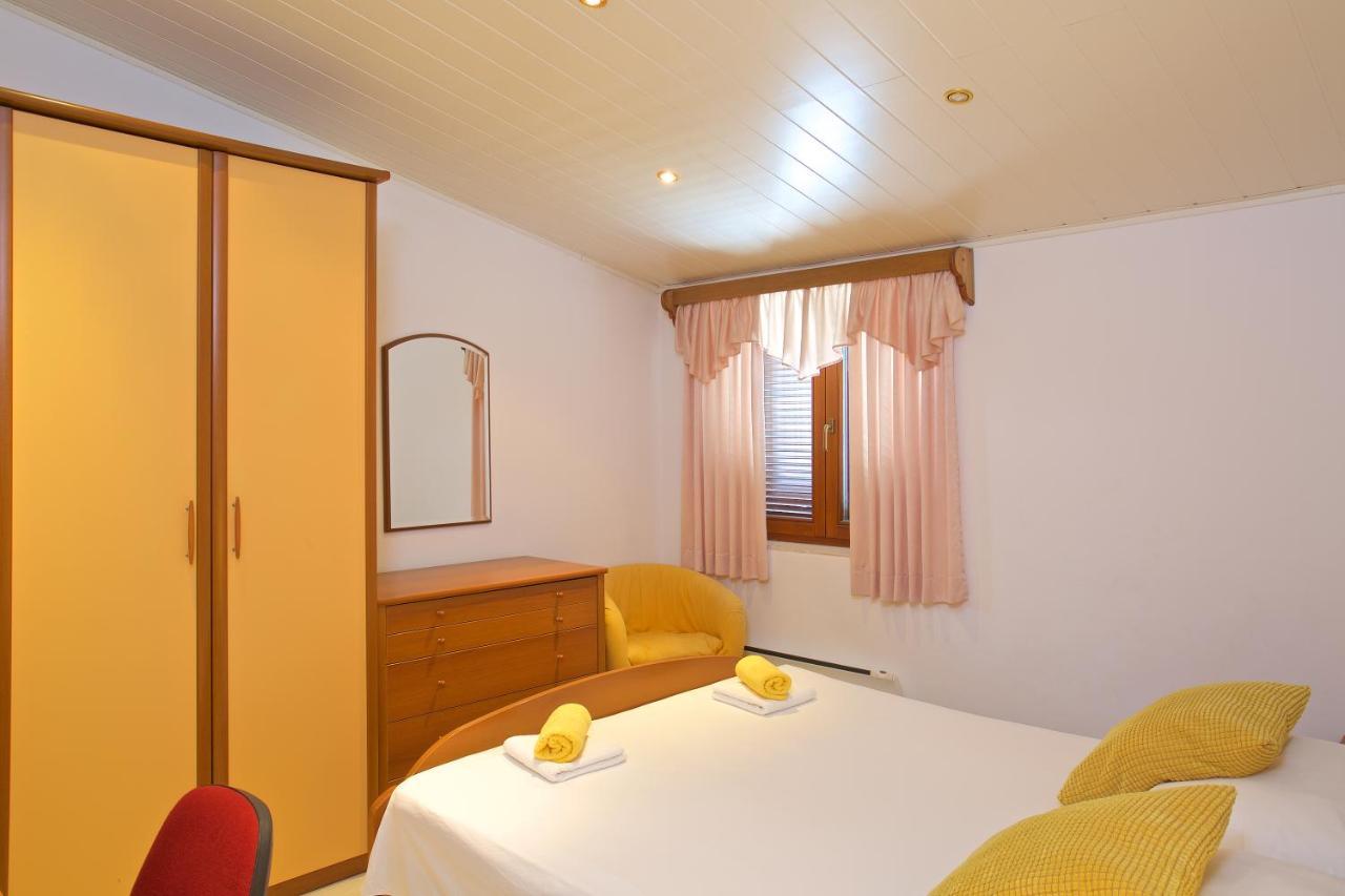 Apartments Vinka Jelsa  Εξωτερικό φωτογραφία
