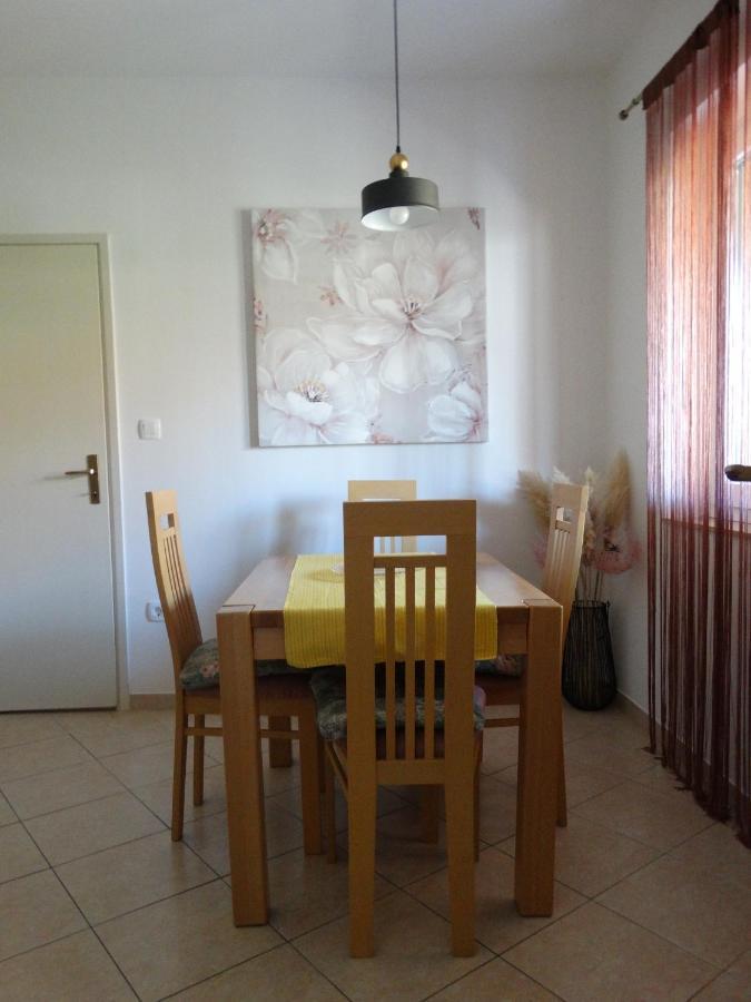 Apartments Vinka Jelsa  Εξωτερικό φωτογραφία